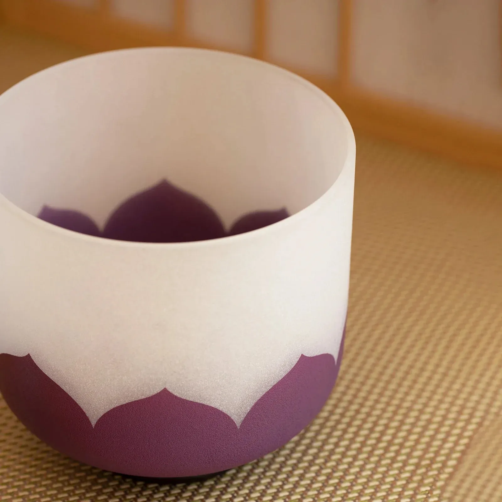 7 Inch 432hz/440hz b Note Purple Lotus Crown Crystal Singing Bowl for Healing Musical Therapy for Yoga Bath