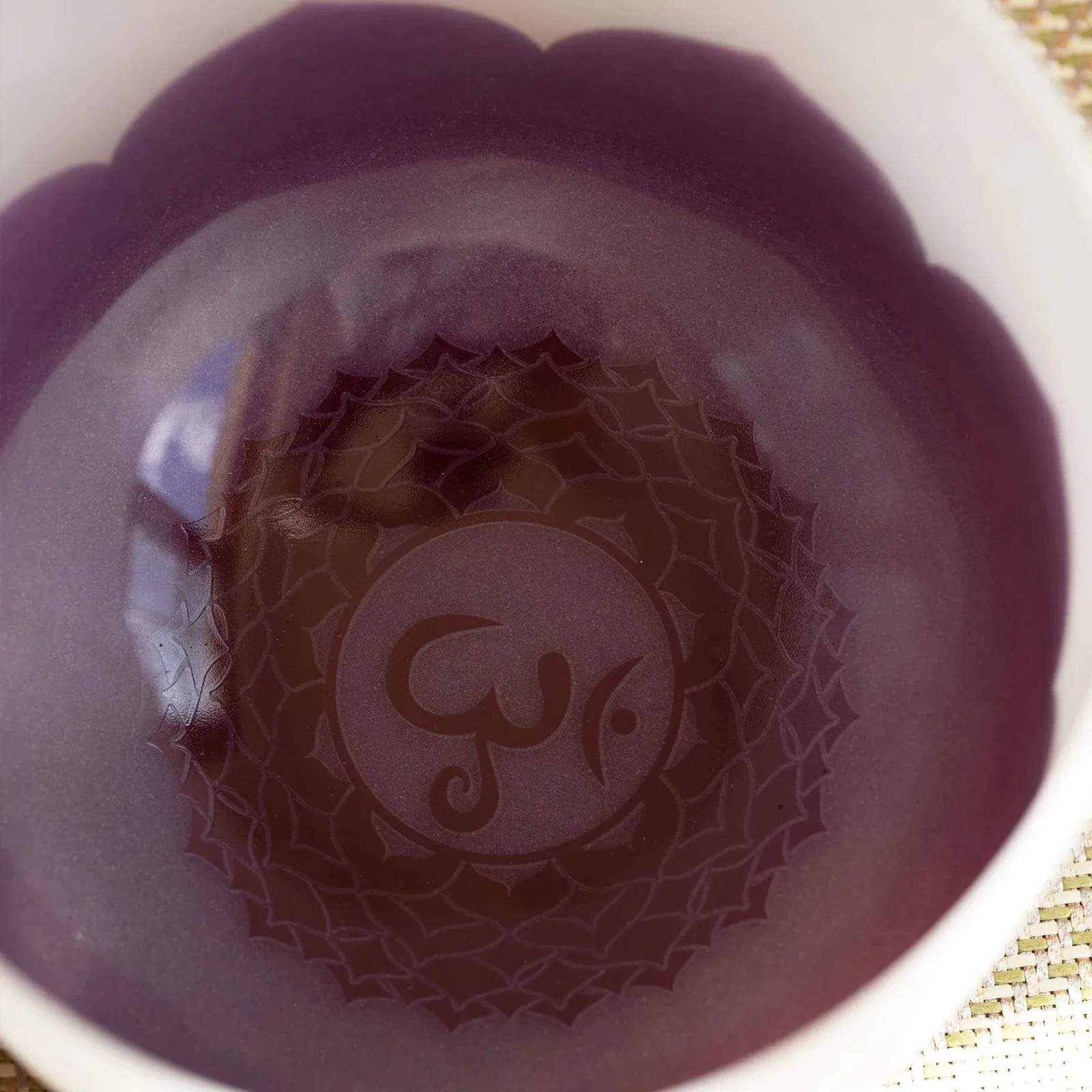7 Inch 432hz/440hz b Note Purple Lotus Crown Crystal Singing Bowl for Healing Musical Therapy for Yoga Bath